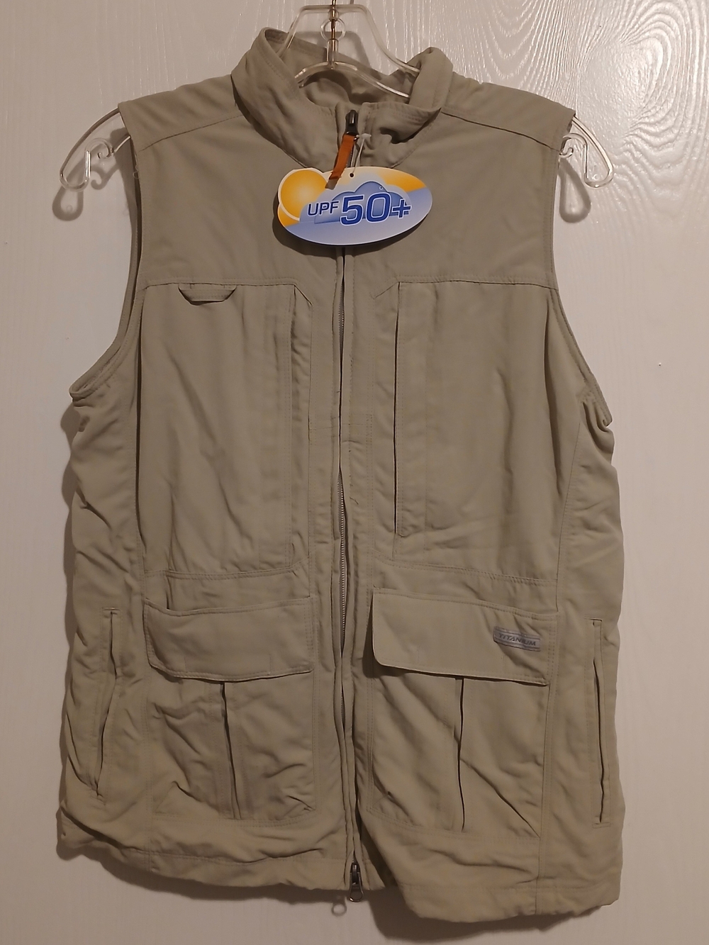 NWT Columbia Titanium Vest Womans S Beige Utility Cargo Fishing Hiking UPF 50+